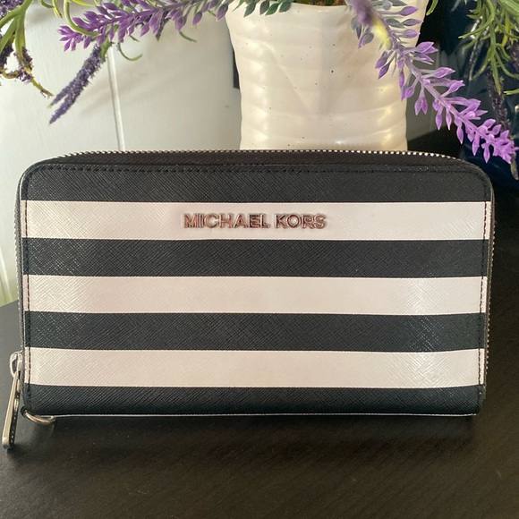 Michael Kors Handbags - Micheal Kors Striped Continental Wallet